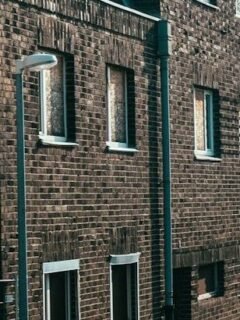 The New Suburban Nightmare: McMansions Turning Into Ghost Towns, Housing Data Shows