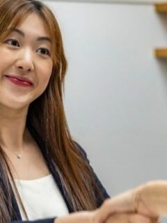 9 Social Gestures That Don't Mean What They Used To, Cultural Studies Confirm